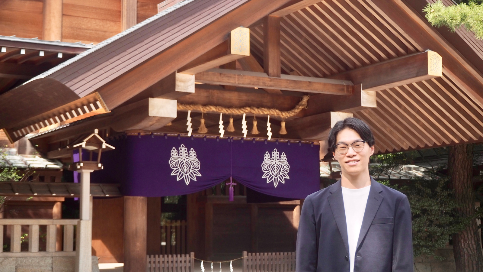 熱田神宮かぐらでんとクレイン代表 鶴見直哉の写真です。